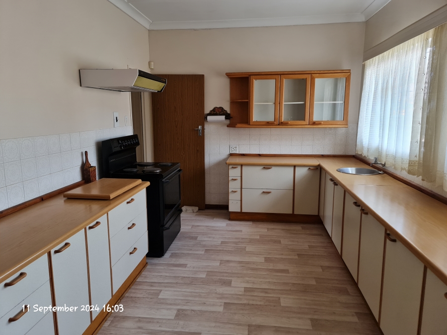 6 Bedroom Property for Sale in Senekal Free State